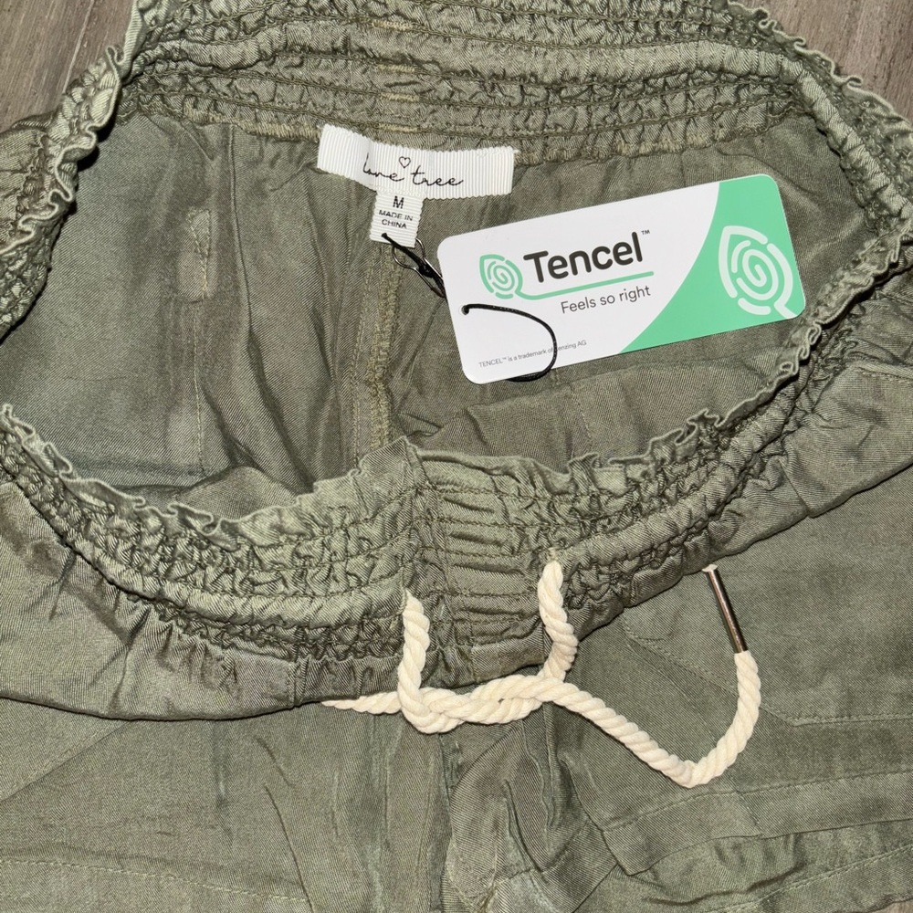 Drawstring shorts - Picture 3 of 3